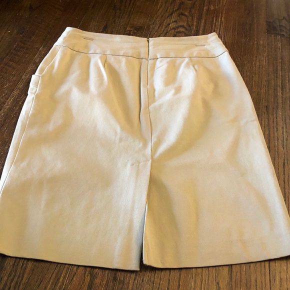 Banana republic khaki skirt size 2 - Picture 2 of 4